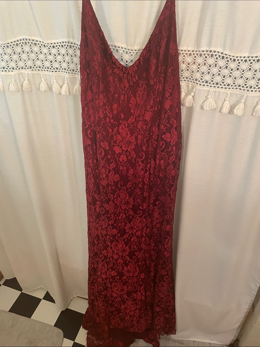 Elegant Burgundy Lace Maxi Dress with V-Neck